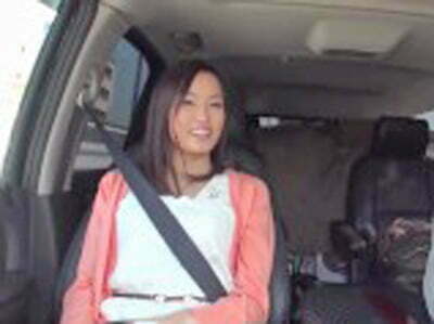 美少女がイケメン男優と車に乗ってウキウキSEX旅行巨乳美少女のエロ動画